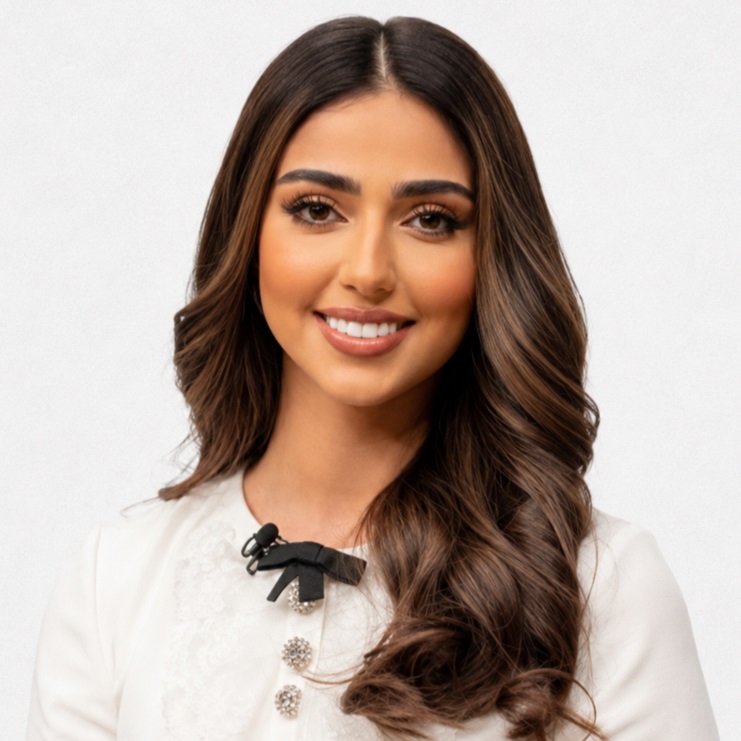الإعلامية إيمان البزاز